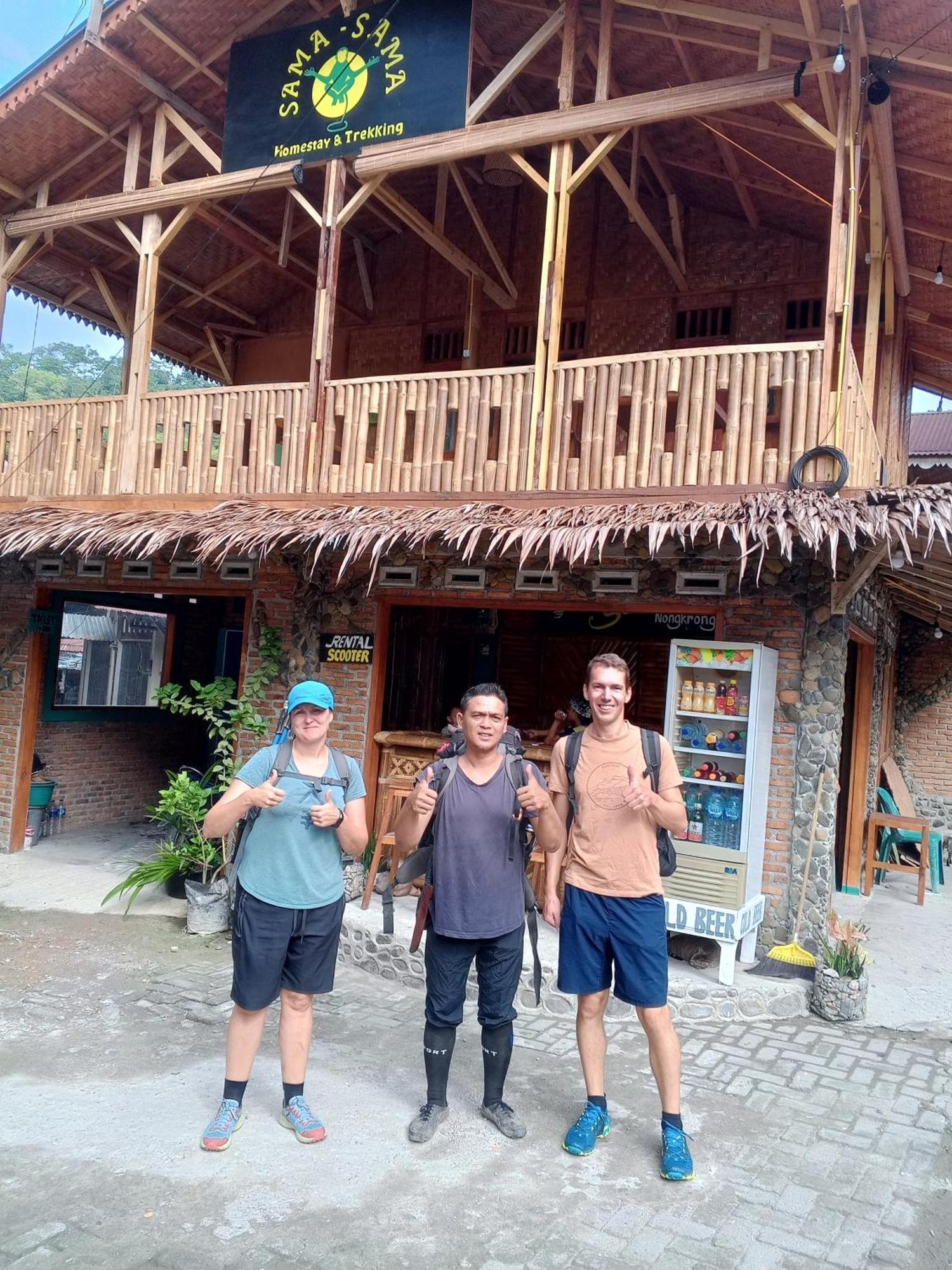Sama Sama Homestay & Trekking Only Stay Here Book Trekking And Transport With Us 부킷 라왕 외부 사진
