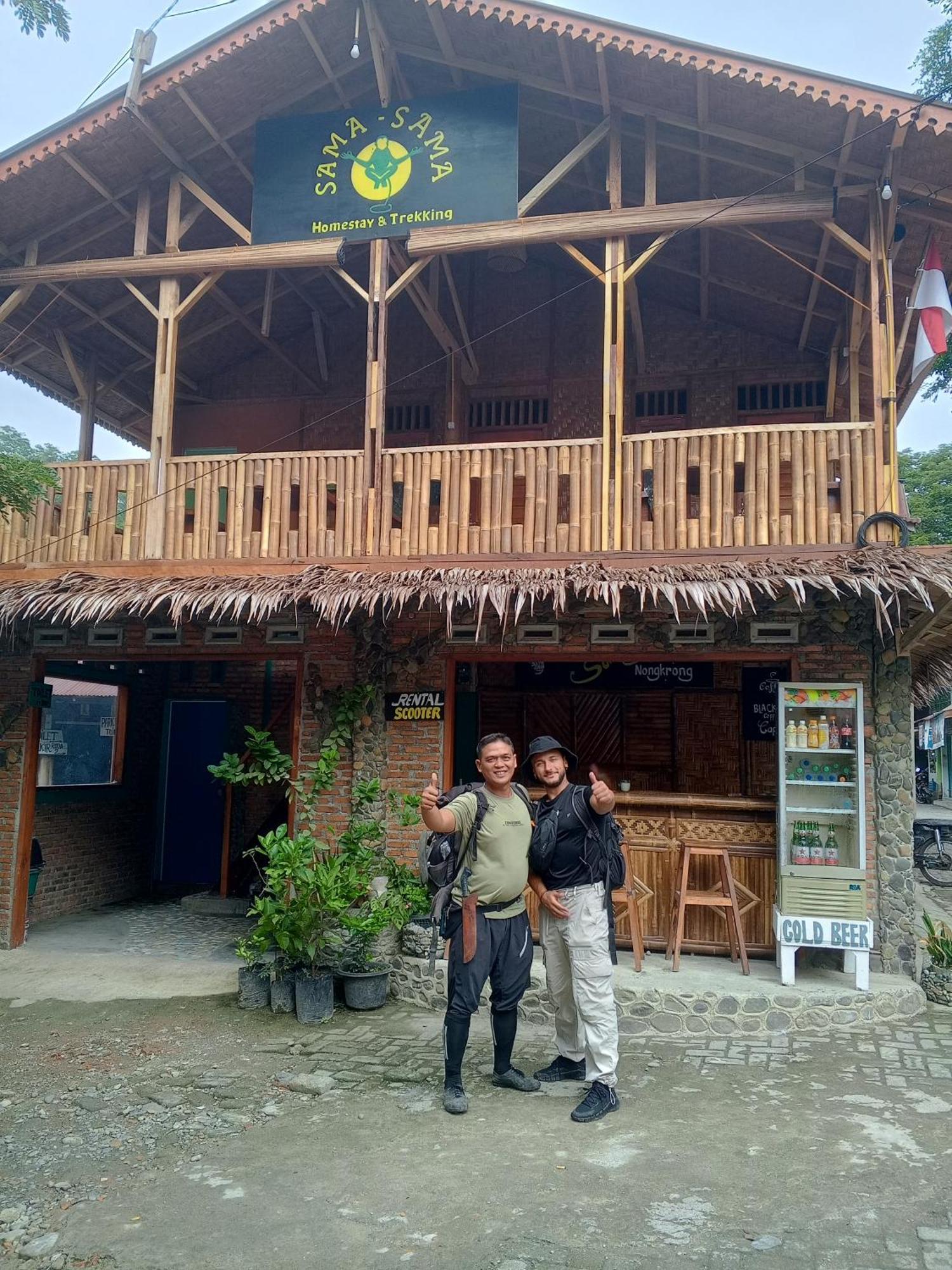 Sama Sama Homestay & Trekking Only Stay Here Book Trekking And Transport With Us 부킷 라왕 외부 사진