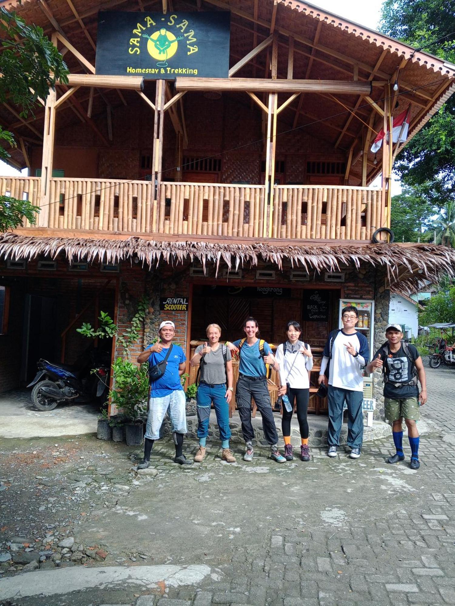 Sama Sama Homestay & Trekking Only Stay Here Book Trekking And Transport With Us 부킷 라왕 외부 사진