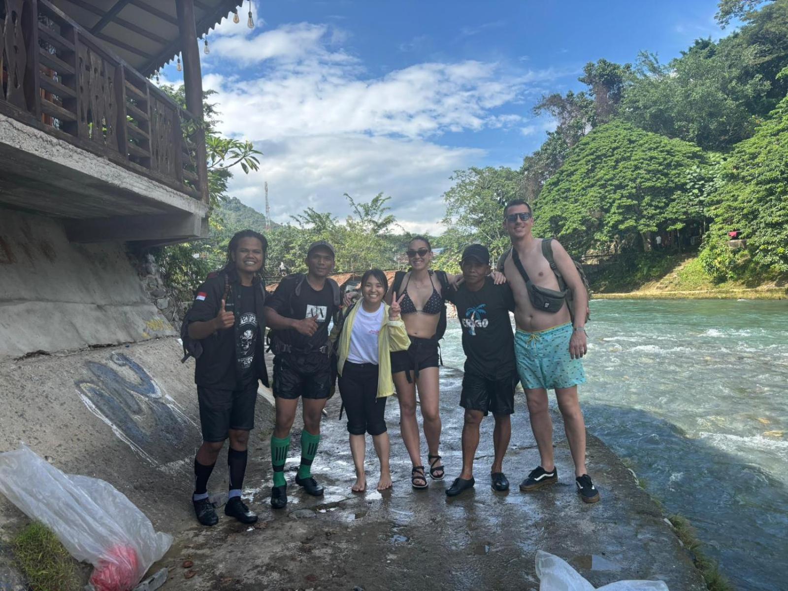 Sama Sama Homestay & Trekking Only Stay Here Book Trekking And Transport With Us 부킷 라왕 외부 사진